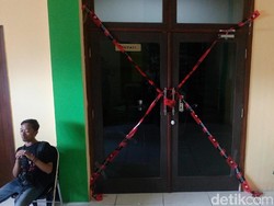 Ruang Kerja Bupati Jombang dan Kadis Penanaman Modal Disegel KPK