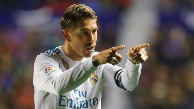 Cristiano Ronaldo mengatakan kepada Sergio Ramos agar Madrid melawan Barca.