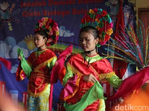 Melihat Siswa Sekolah Darurat Kartini Pentaskan Budaya Betawi