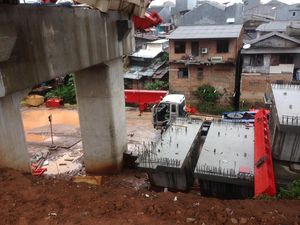 Foto: Lokasi Crane yang Ambruk di Jatinegara