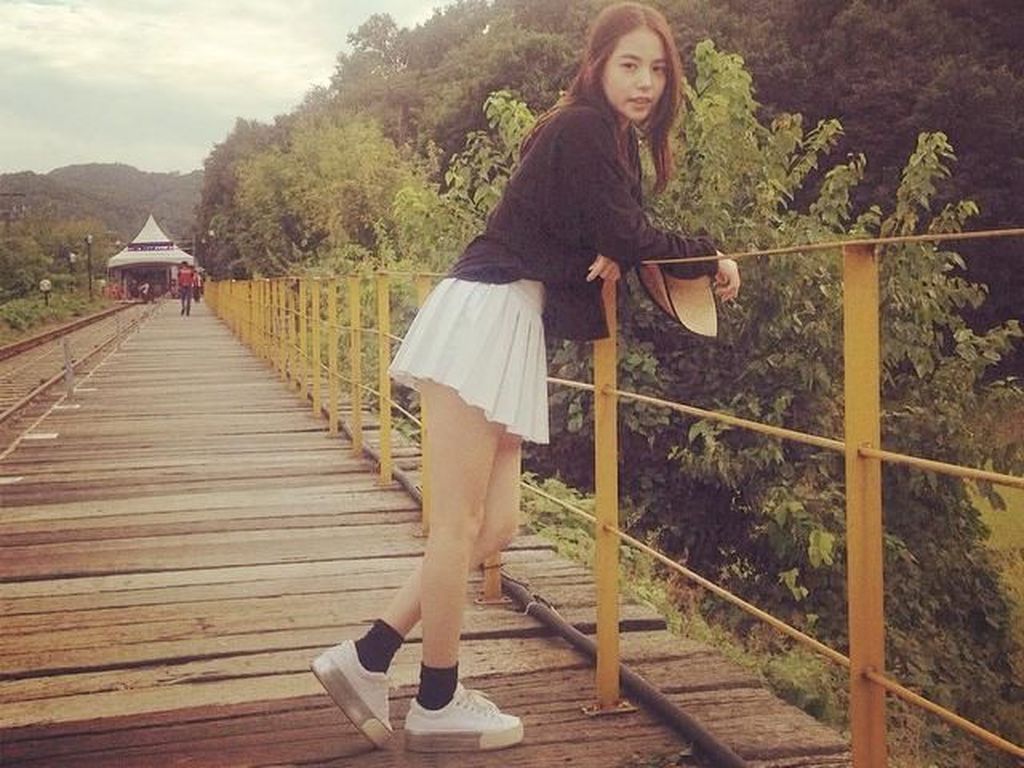 Foto: Gaya Liburan Sederhana Min Hyo Rin, Istri Taeyang Bigbang Foto: Gaya Liburan Sederhana Min Hyo Rin, Istri Taeyang Bigbang