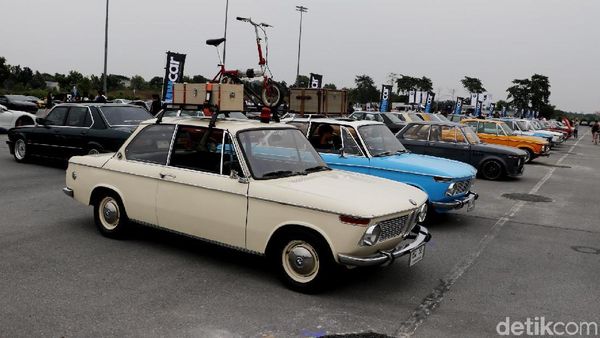 Ratusan BMW dari Generasi ke Generasi Tumpah Ruah di Bangkok