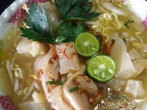 Saat Mendung dan Dingin Begini, Netizen Pilih Sarapan Mie Kocok Bandung