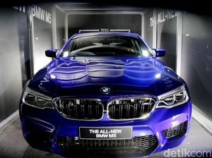 Intip BMW M5 Terbaru di Dalam Container di Thailand Intip BMW M5 Terbaru di Dalam Container di Thailand