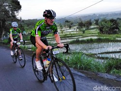 Panitia GFNY Bali Lega Lalu Lintas Sepanjang Lomba Terkendali