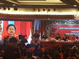 Sekjen PDIP Janji Menari Kecak 3 Jam Jika Wayan Koster Menang di Bali