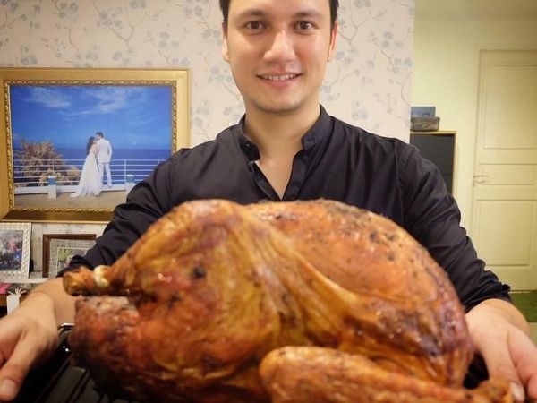 Ini Bukti Kalau Christian Sugiono Doyan Makan dan Jago Masak