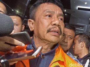 Bupati Jombang Akui Suap Dipakai Kampanye dan Santunan Anak Yatim Bupati Jombang Akui Suap Dipakai Kampanye dan Santunan Anak Yatim