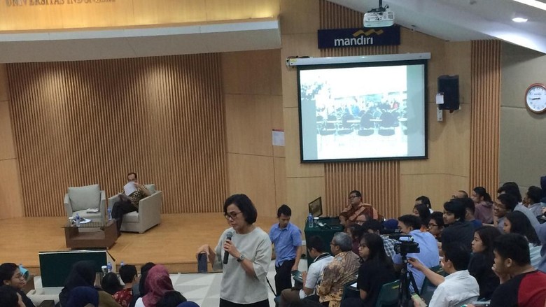 Sri Mulyani Sindir Mahasiswa yang Beri Kartu Kuning ke Jokowi
