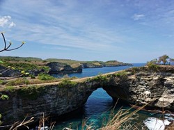 Pantai Cantik di Bali Itu Bernama Broken Beach