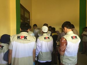 KPK Geledah Ruang Kerja Bupati Jombang