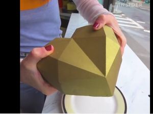 Sambut Valentine, Toko Ini Tawarkan Cokelat Isi 1 Kilogram Nutella Sambut Valentine, Toko Ini Tawarkan Cokelat Isi 1 Kilogram Nutella