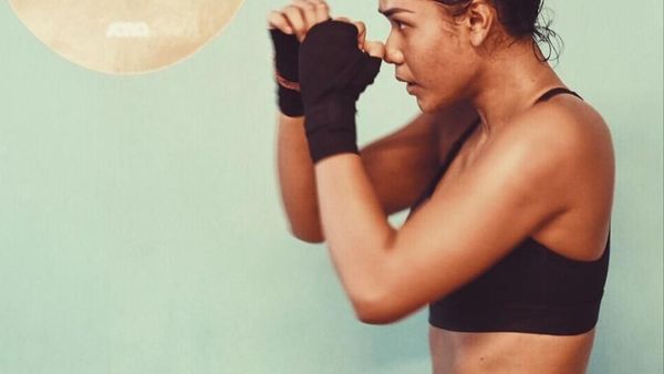 Foto: Si Hitam Manis Adinia Wirasti Berkeringat Usai Olahraga