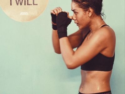 Foto: Si Hitam Manis Adinia Wirasti Berkeringat Usai Olahraga