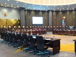 Komisi III Rapat dengan MA Bahas Penanganan Perkara di Pengadilan