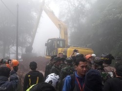 7 Rumah dan Sebuah Hotel di Megamendung Bogor Rusak Akibat Longsor