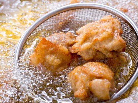 5 Tips Makanan Tetap Renyah Meski Digoreng Pakai Sedikit Minyak