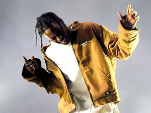 Dikira Gempa! 80 Ribu Penonton Konser Travis Scott Bergoyang di Italia Dikira Gempa! 80 Ribu Penonton Konser Travis Scott Bergoyang di Italia