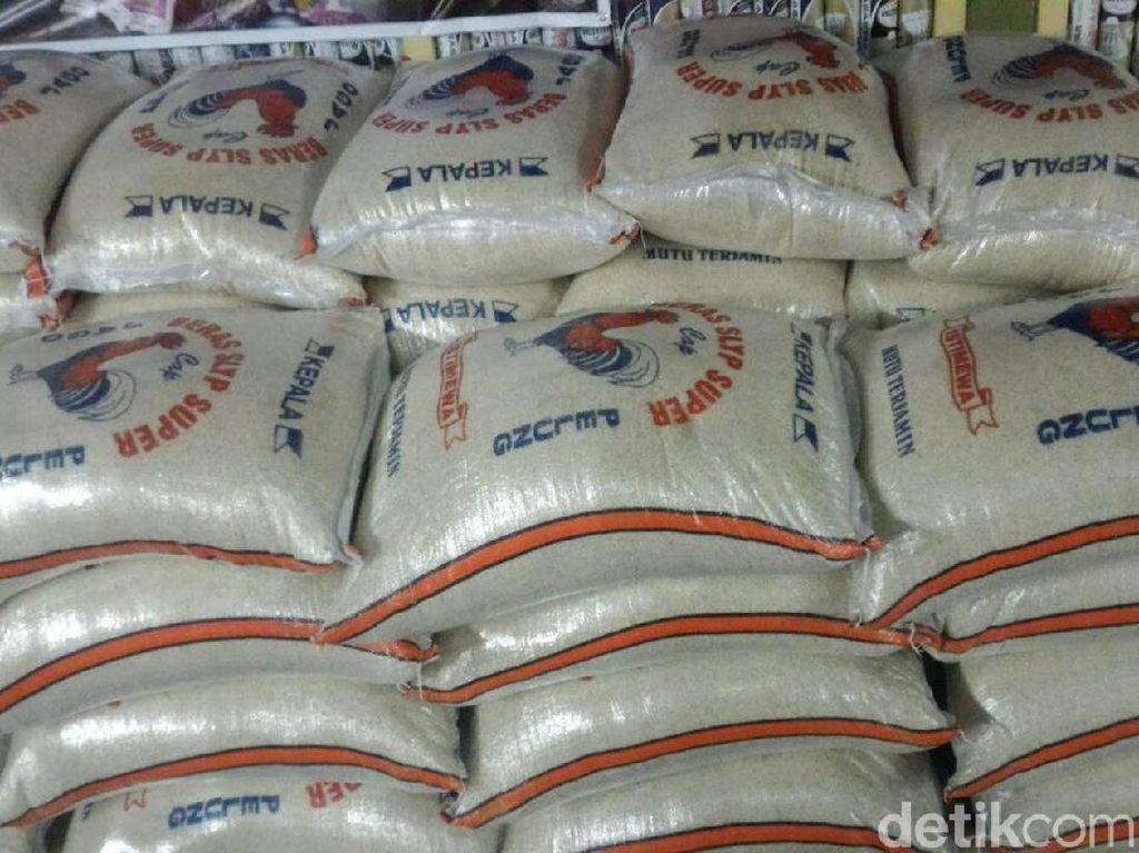 Stok Beras Bulog 642 Ribu Ton, Darmin: April dan Mei Ditambah Stok Beras Bulog 642 Ribu Ton, Darmin: April dan Mei Ditambah
