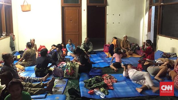Pengungsi Banjir di Cawang Minta Tikar dan Selimut ke Anies