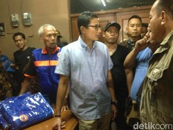 Sandiaga Tinjau Lokasi Banjir di Kampung Arus Jaktim