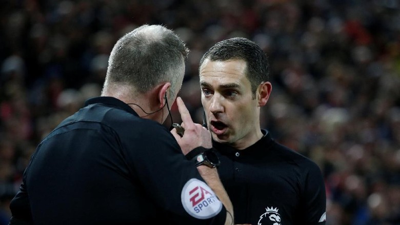 Tentang Hakim Garis yang Bikin Kontroversi di Laga Liverpool vs Spurs