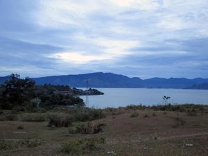 Indahnya Danau Toba dari Bukit Beta