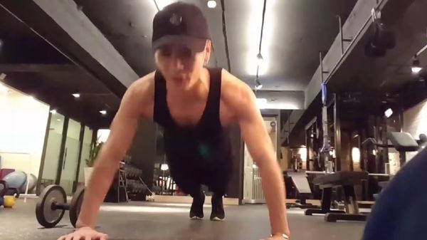 Foto: Ingin Lengan Sekekar Jackson GOT7? Begini Olahraganya