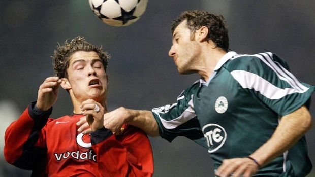 Cristiano Ronaldo memperkuat Manchester United sejak 2003 hingga 2009.
