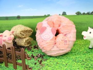 Si Babi Manis Percy Pig Hadir dalam Bentuk Donat yang Menggemaskan