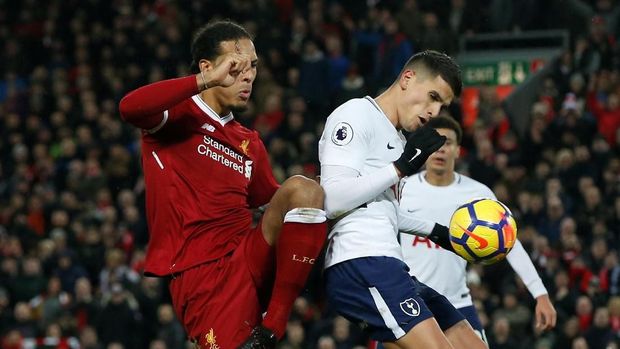 Virgil van Dijk dianggap melakukan pelanggaran pada Erik Lamela.