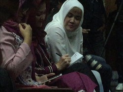 Ny Deisti Tulis Catatan Saat Sidang Novanto