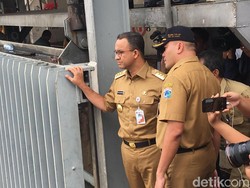 Katulampa Siaga I, Anies Pantau Pintu Air Manggarai