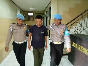 Tipu Pegawai Laundry, Polisi Gadungan Ini Diringkus