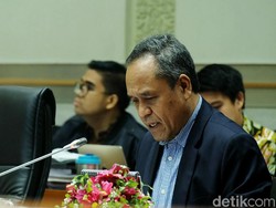 DPR-Pemerintah Bahas Pasal Penghinaan Presiden hingga LGBT di RKUHP