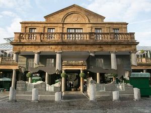 Ajaib! Gedung Ini Kok Bisa Melayang?