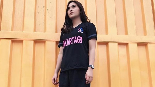 Intip Gaya Olahraga Violeta Mongi, Atlet Futsal Cantik Nan Jelita