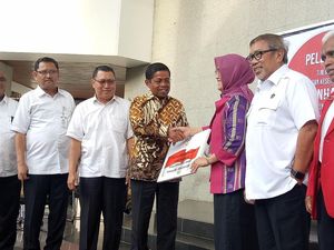 Dilepas Mensos, Pakar Kesehatan Kampus Unhas Terjun ke Asmat Sebulan