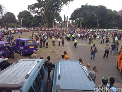 Sopir Angkot Mogok, Pemkab Garut: Kita Larang Transportasi Online