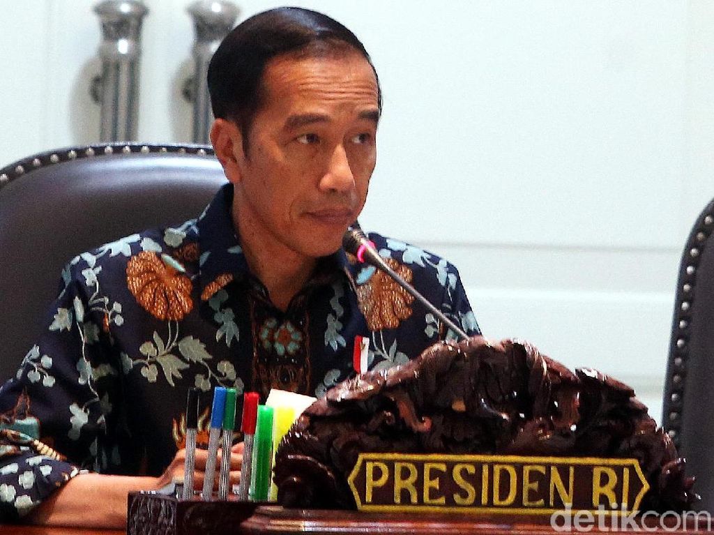 Cerita Riyal yang Mengadu ke Jokowi Lewat Komentar FB Lalu Dibantu Cerita Riyal yang Mengadu ke Jokowi Lewat Komentar FB Lalu Dibantu