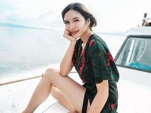 Awas Naksir! Senyuman si Cantik Acha Sinaga