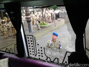 Wali Kota Solo Jadi Sopir, Bus Gatotkaca Tabrak Pohon