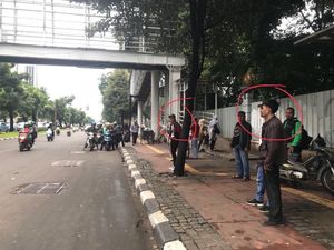 Waspadai Komplotan Copet di JPO Sudirman, Begini Formasinya