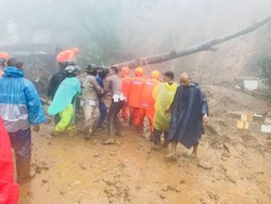 Tanah Longsor di Puncak Telan Satu Korban Jiwa, Ini Video Proses Evakuasinya