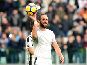 Hat-trick Pertama Higuain untuk Juventus