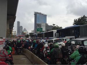 Penampakan Macet Parah di Jalan MT Haryono Arah Semanggi