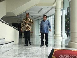 Makan Siang Bareng, JK Suguhi Jokowi Ikan Asin Makassar