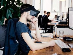 Ini Topi Unik yang Dirancang Agar Kamu Lebih Fokus Bekerja Ini Topi Unik yang Dirancang Agar Kamu Lebih Fokus Bekerja