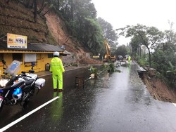 Polisi Ingatkan Pengendara Tak Nekat Lintasi Jalur Puncak