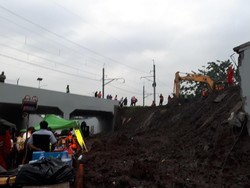 Sebelum Selamat dari Longsor, Perut Mukhmainah Sempat Terjepit